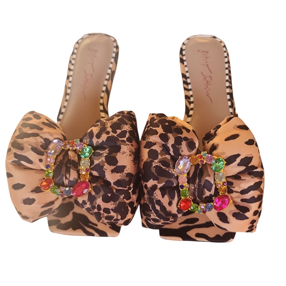 Betsy Johnson Daisy-G Leopard Slides Size 6